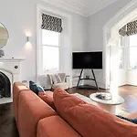The Mary Maude Stone Cross Mansion Appartement
