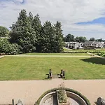 Апартаменты The Mary Maude Stone Cross Mansion