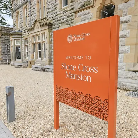 The Mary Maude Stone Cross Mansion Apartment *